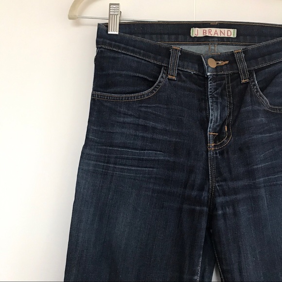 J Brand | Mid-rise Skinny in Starless - Picture 2 of 5